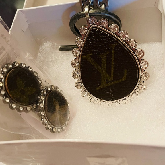 Medallion Chain Necklace Matching Earrings Set Rhinestones Bling Mother’s Day - Picture 2 of 5